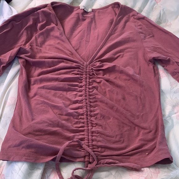 Long sleeve adjustable waist. - Picture 3 of 5